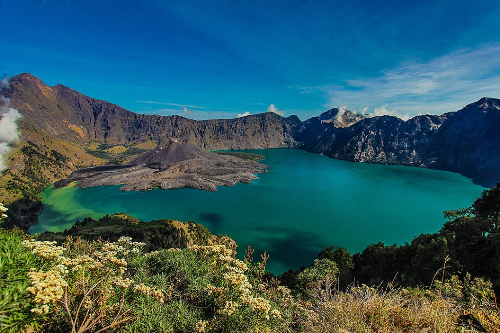 pesona danau segara