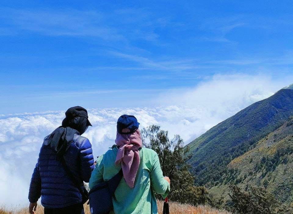 12 Rekomendasi Gunung untuk Pendaki Pemula