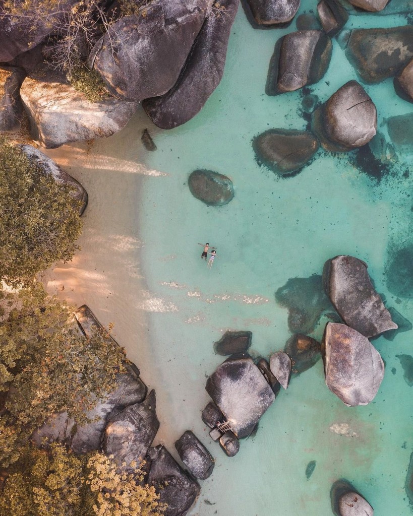 Tempat Wisata di Indonesia yang Indah_Pulau Belitung