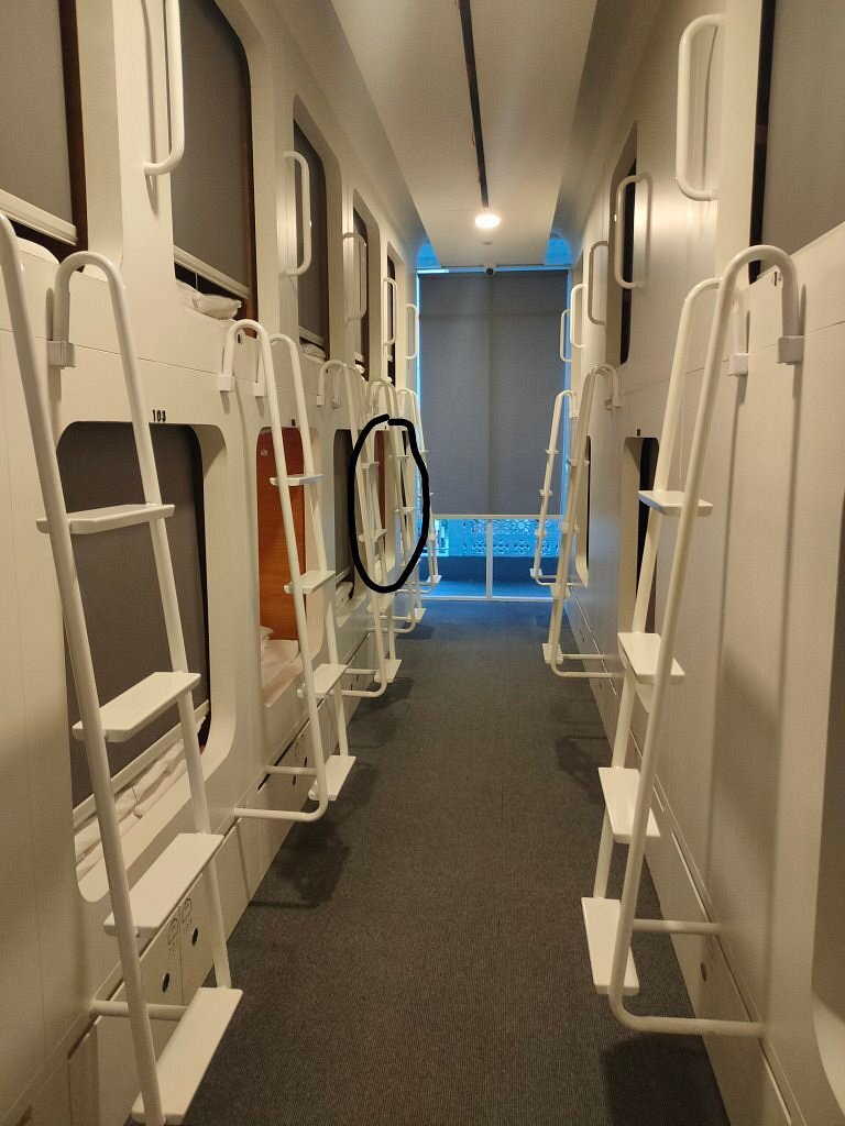 Kini Luxury Capsule: Hotel Kapsul Murah