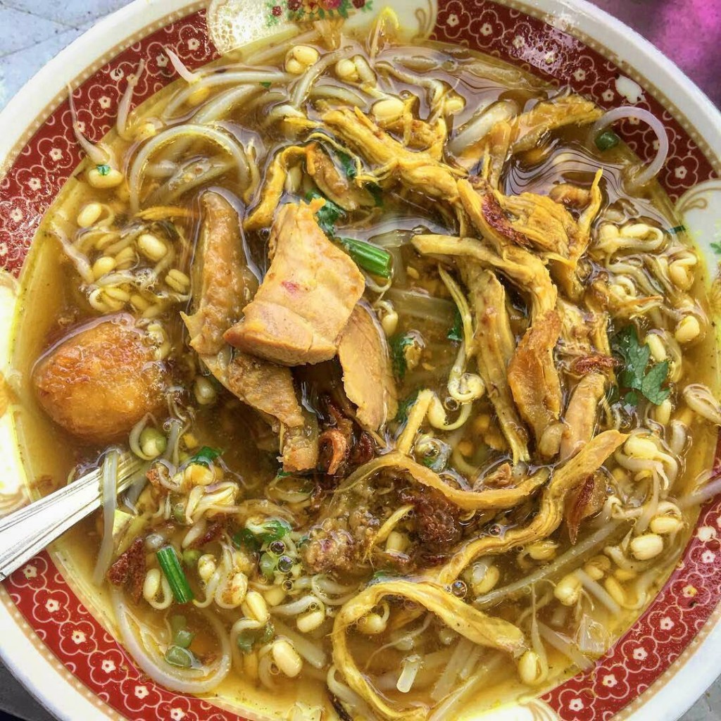 Sarapan Soto Ayam Pak Dalbe