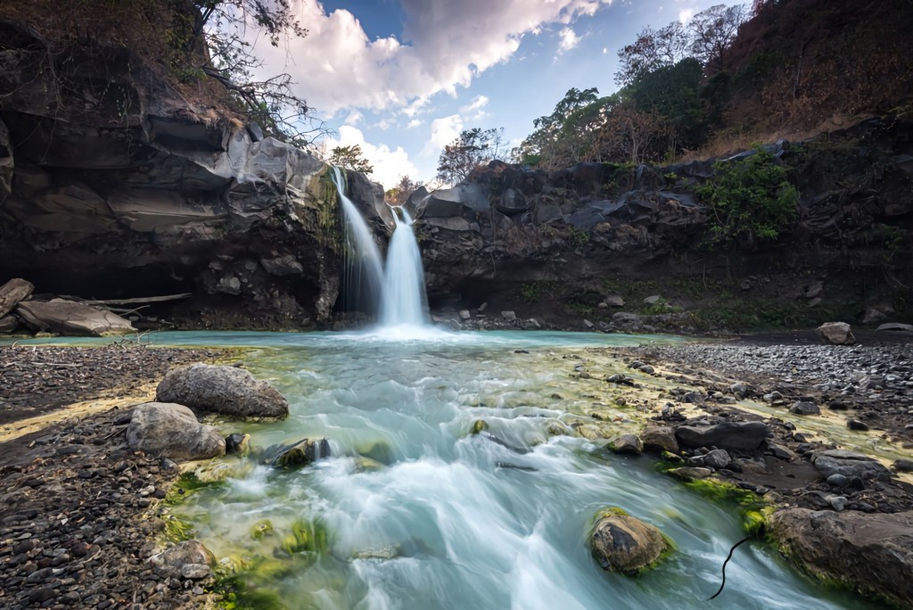 Wisata Air Terjun Mangku Sakti