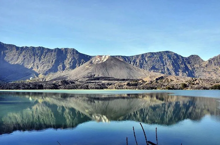 Wisata Gunung Batu Jari