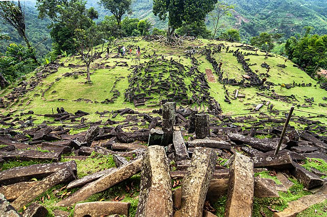 wisata arkeologi Indonesia