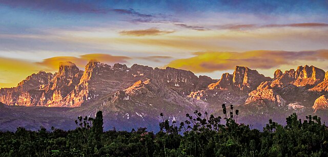 taman nasional terbaik Indonesia