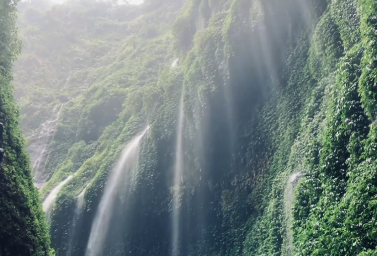Gambar Air Terjun Madakaripura Jawa Timur
