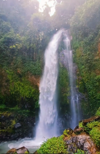 Gambar Air Terjun Lembah Pelanggi Lampung