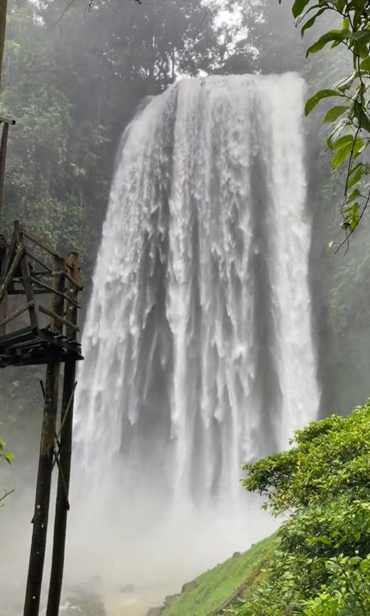 Air Terjun Semantung Lampung