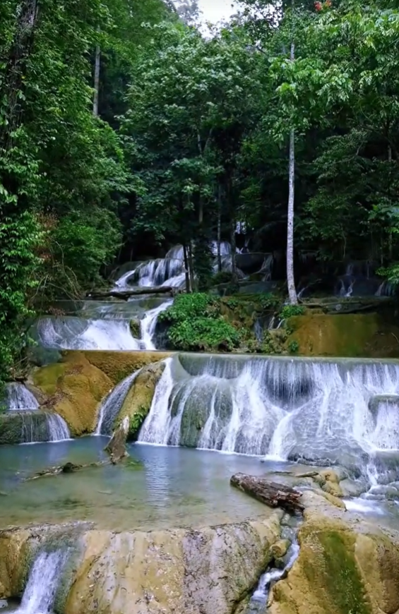 Air Terjun Moramo Sulawesi Tenggara