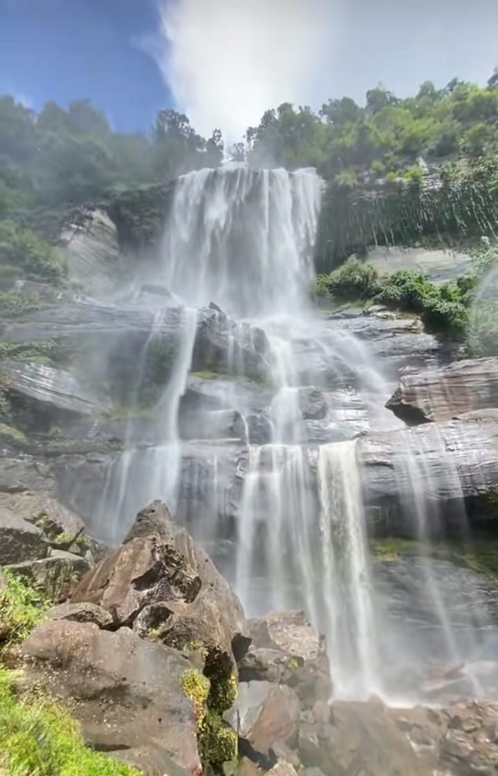 Gambar Air Terjun Terinting kalimantan